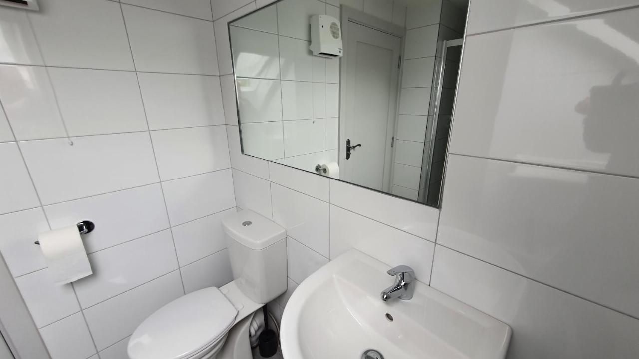 Pasta Factory Guest Rooms Galway Buitenkant foto